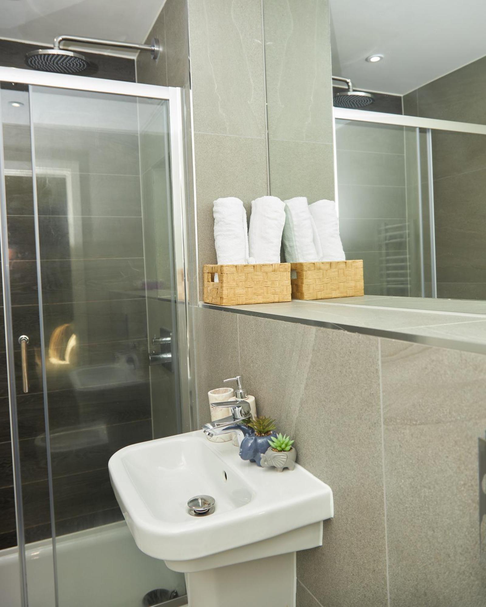 Central Manchester Luxury 2 Bed Apartment With Balcony Exterior foto
